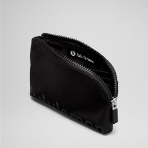 Lululemon clipable card holder/wallet